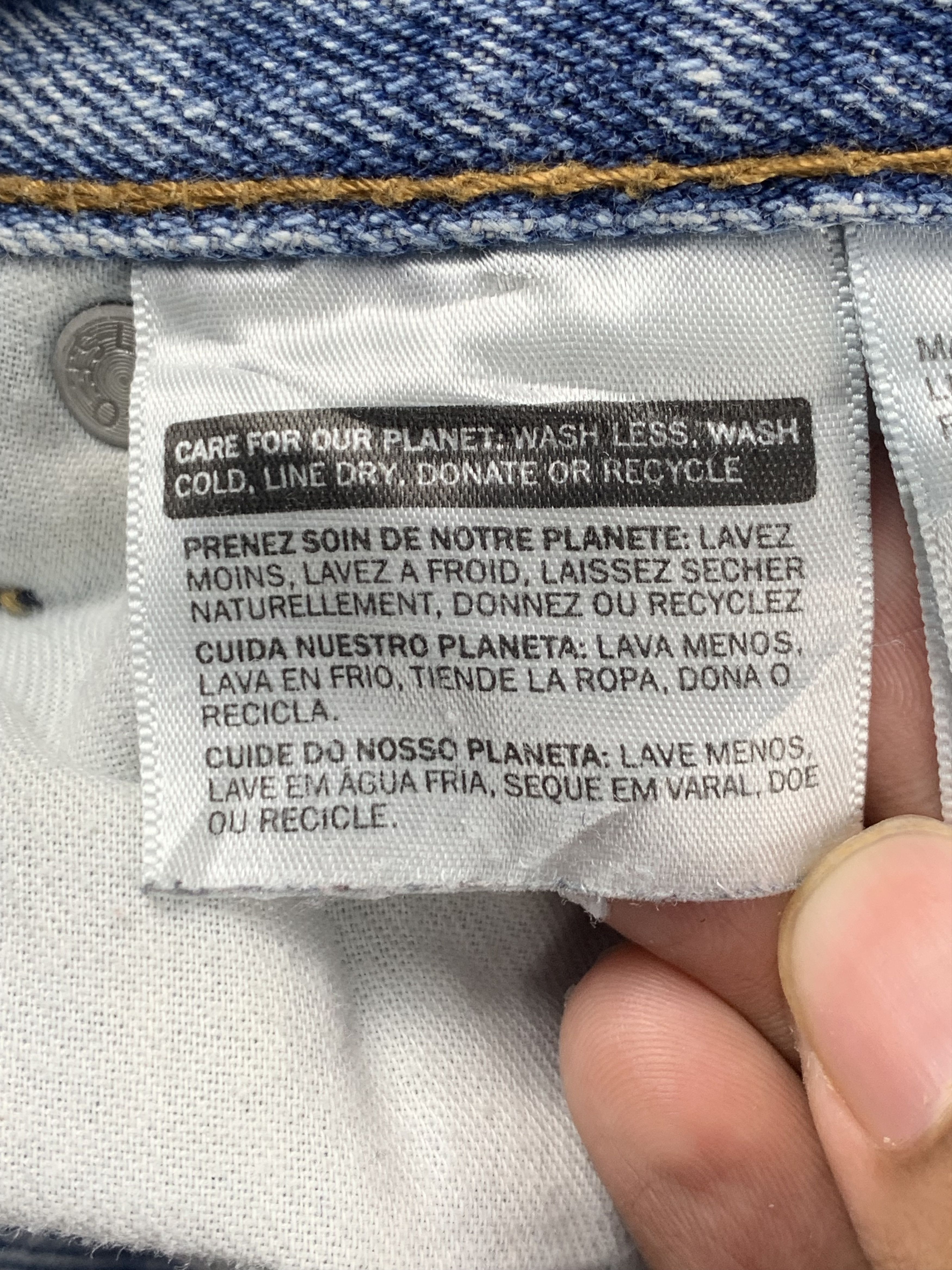 Levi's Vintage Levis 560 Light Wash Jeans DP2104 Size US 35 - 5 Thumbnail