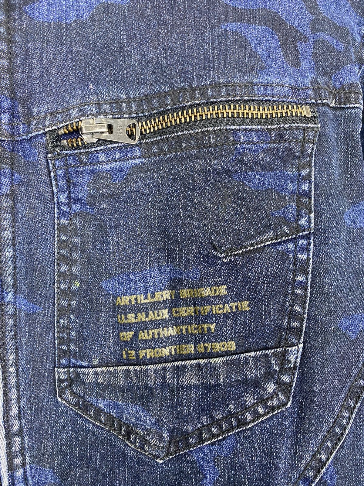 Vintage IZF DENIM DISTRESSED WORKER JACKET Size US L / EU 52-54 / 3 - 9 Thumbnail