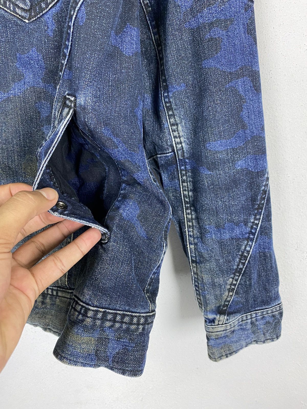 Vintage IZF DENIM DISTRESSED WORKER JACKET Size US L / EU 52-54 / 3 - 7 Thumbnail