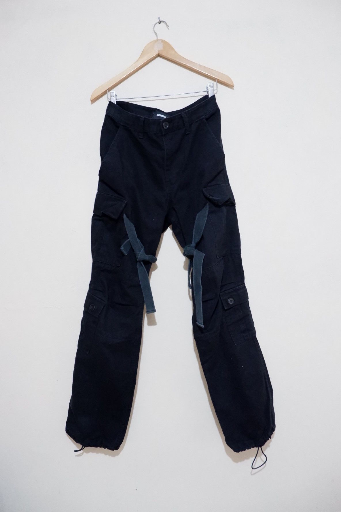 If Six Was Nine APARTMENT PARACHUTE BONDAGE CARGO PANTS Size US 30 / EU 46 - 2 Thumbnail