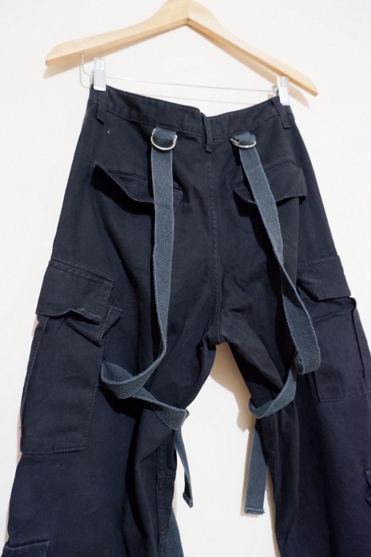 If Six Was Nine APARTMENT PARACHUTE BONDAGE CARGO PANTS Size US 30 / EU 46 - 4 Thumbnail