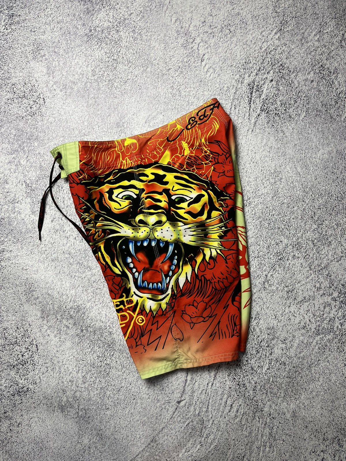 Ed Hardy Mens Vintage Ed Hardy Shorts streetwear y2k Size US 31 - 7 Thumbnail