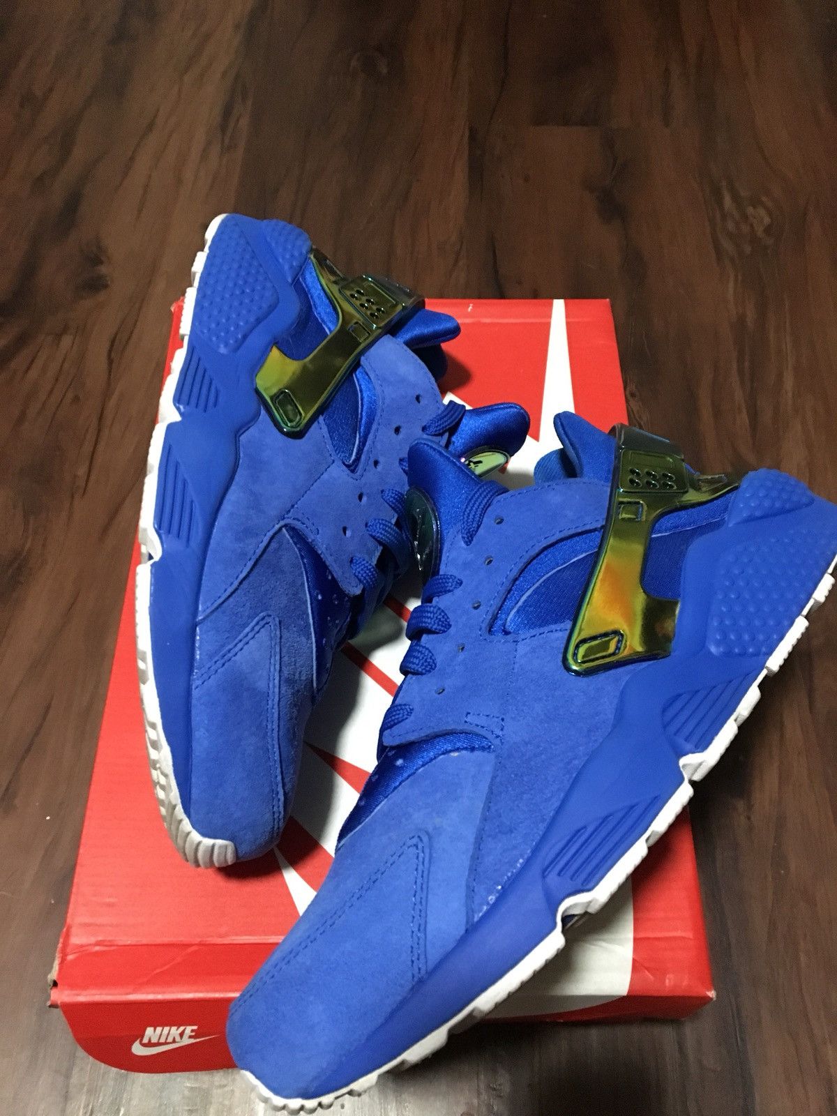 Nipsey hussle nike huarache best sale