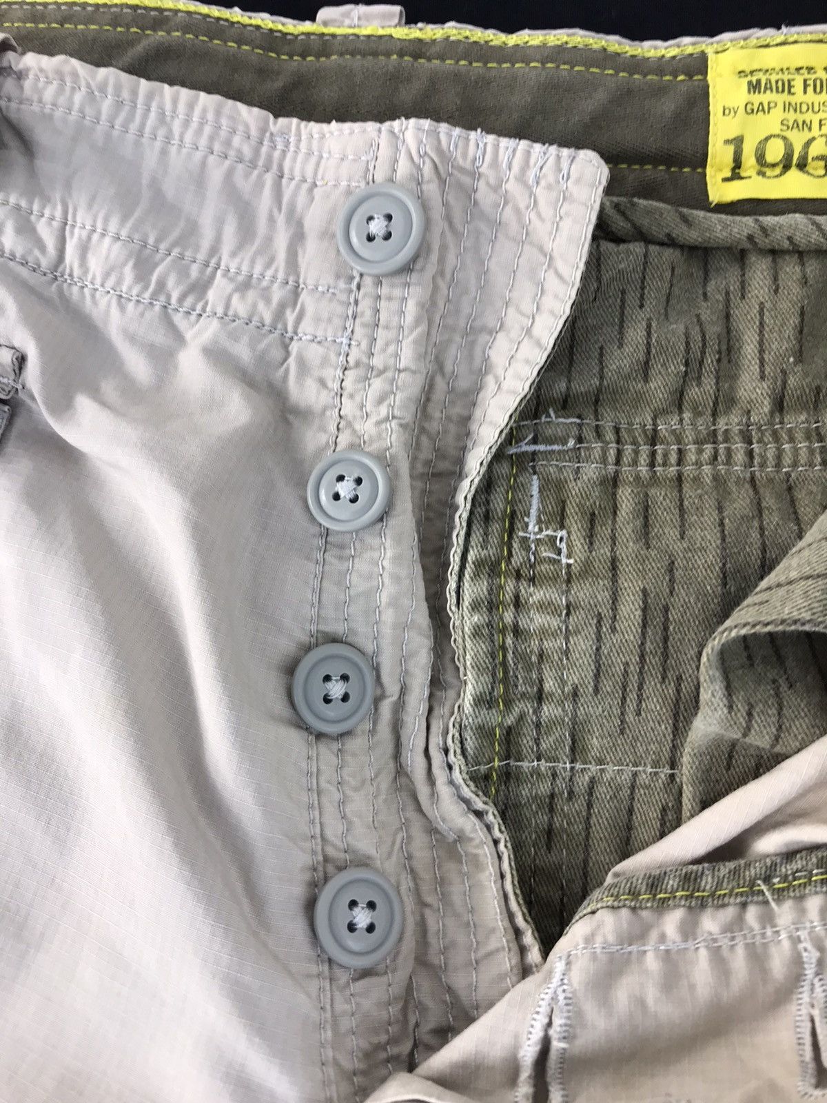 Gap × Vintage Vintage Gap Short Pants Multi Pocket Style Size US 33 - 9 Thumbnail