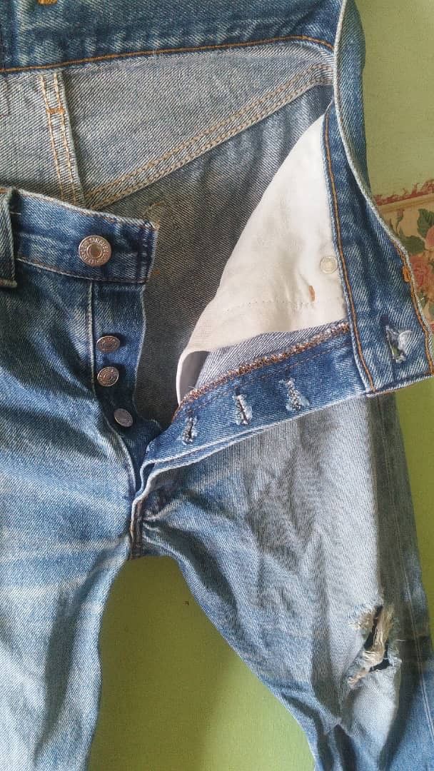 Levi's Vintage Clothing Vintage Levi’s Distressed Jeans – Button Fly, Faded Blue Size US 30 / EU 46 - 8 Thumbnail