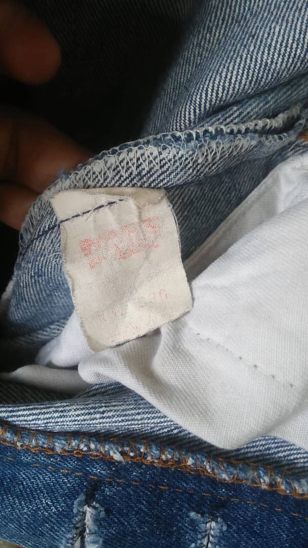 Levi's Vintage Clothing Vintage Levi’s Distressed Jeans – Button Fly, Faded Blue Size US 30 / EU 46 - 7 Thumbnail