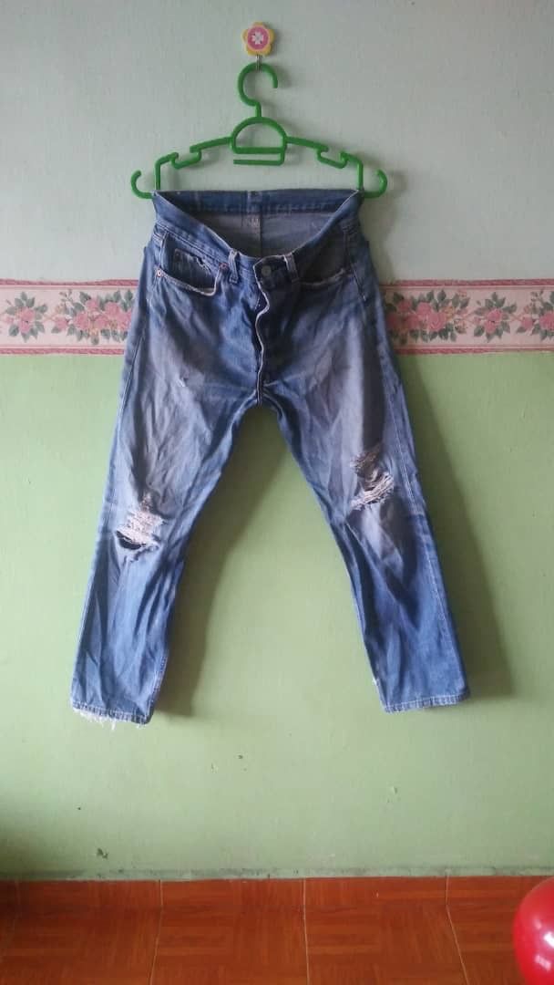 Levi's Vintage Clothing Vintage Levi’s Distressed Jeans – Button Fly, Faded Blue Size US 30 / EU 46 - 2 Thumbnail