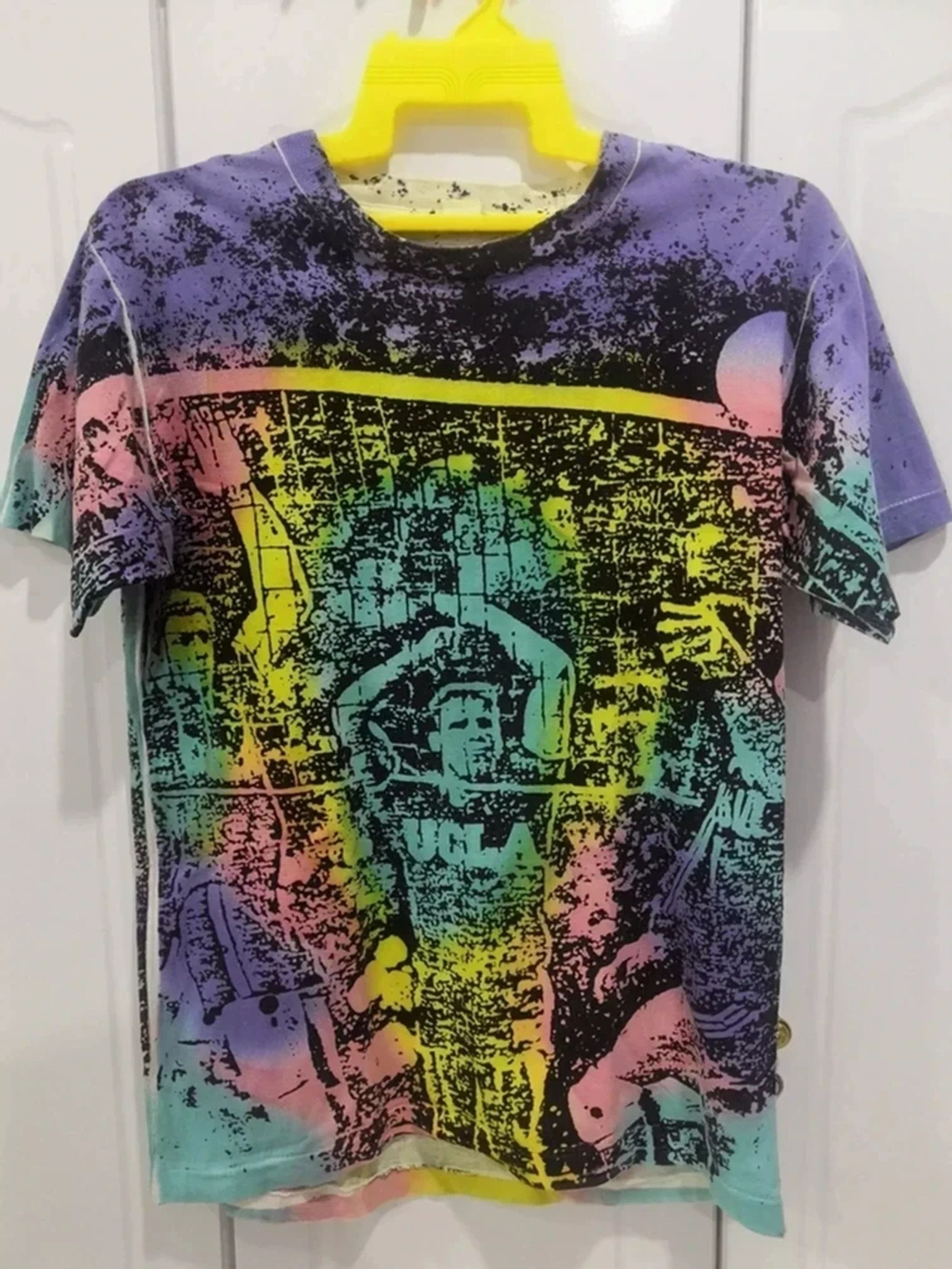 NBA Vintage UCLA Basketball T shirt Tupac OverPrint Hip Hop Size US M / EU 48-50 / 2 - 2 Thumbnail