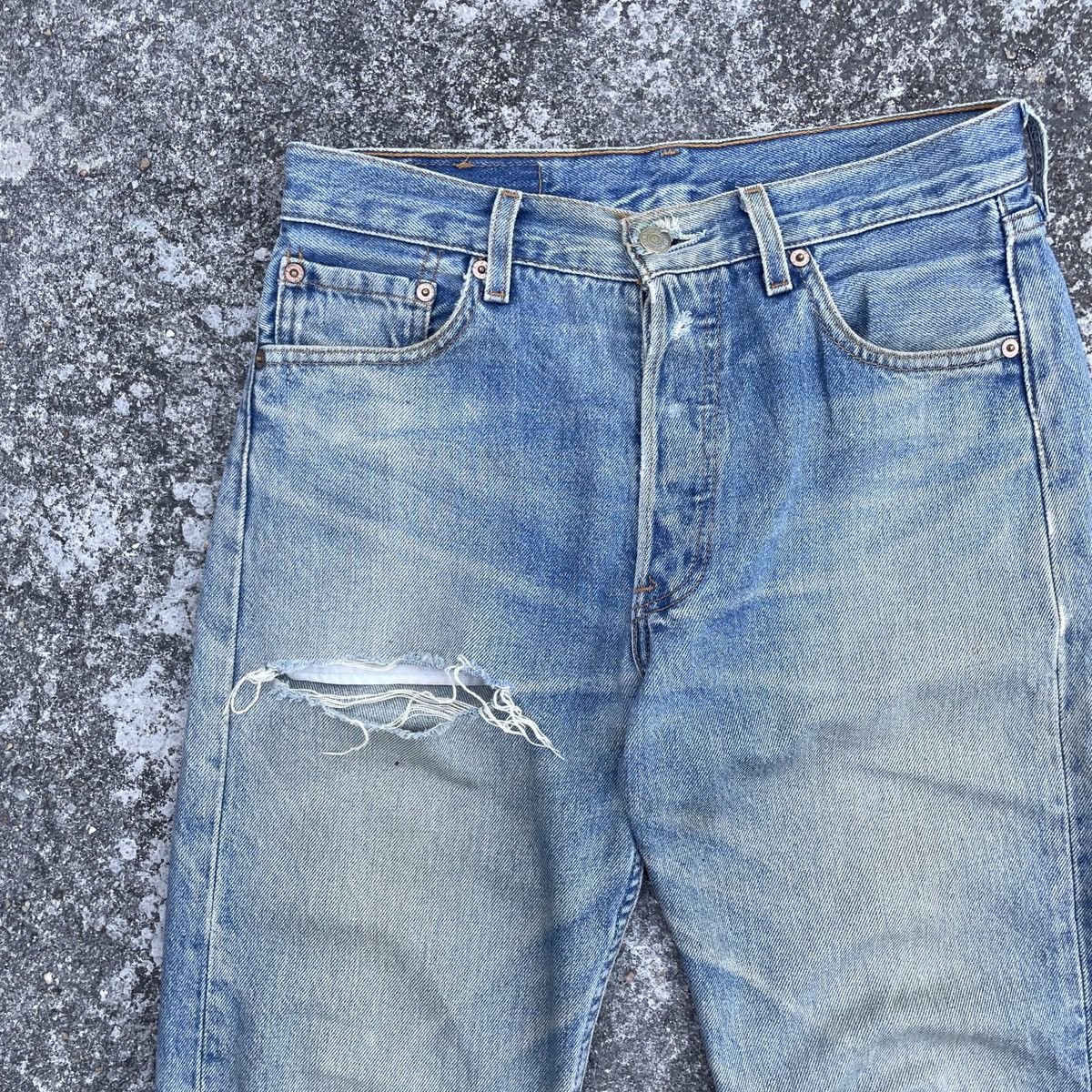 Levi's Vintage 90s Levis 501 Distressed Denim Jeans Size US 30 / EU 46 - 3 Thumbnail