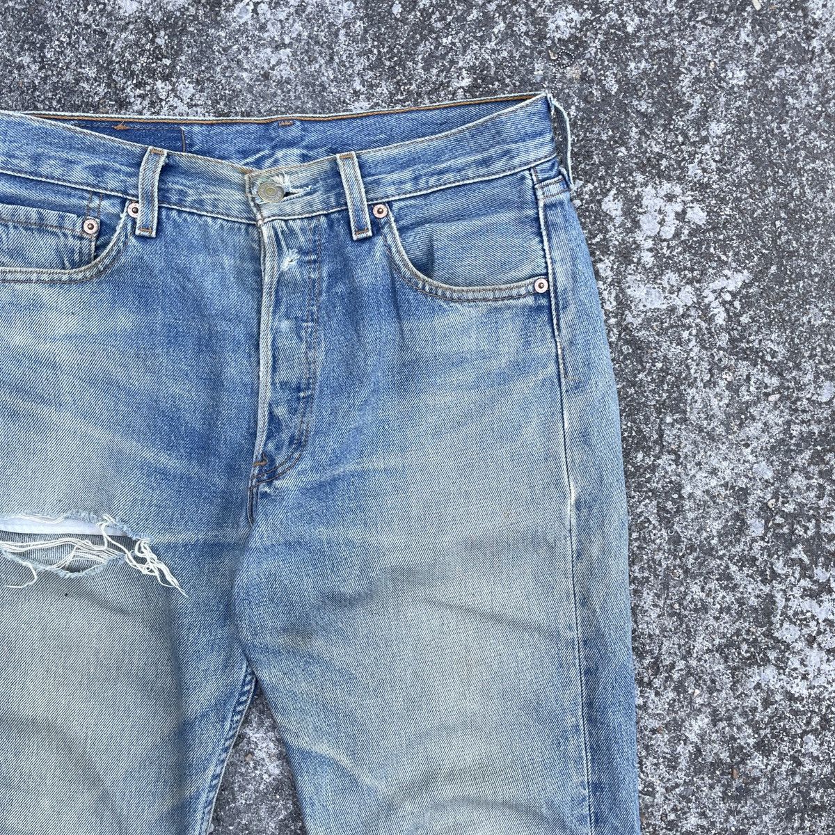 Levi's Vintage 90s Levis 501 Distressed Denim Jeans Size US 30 / EU 46 - 2 Thumbnail
