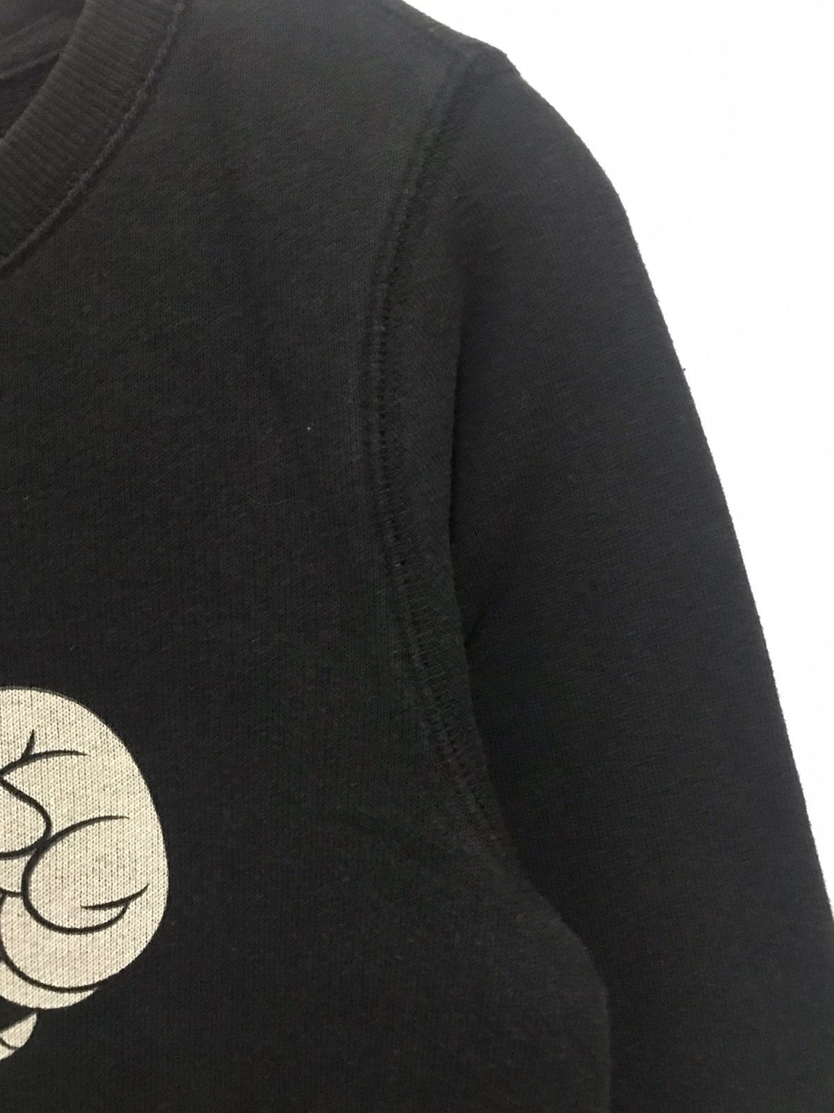 Disney × Mickey Mouse Vintage Disney Mickey Mouse X Uniqlo Sweatshirt Big Logo Size US S / EU 44-46 / 1 - 4 Thumbnail