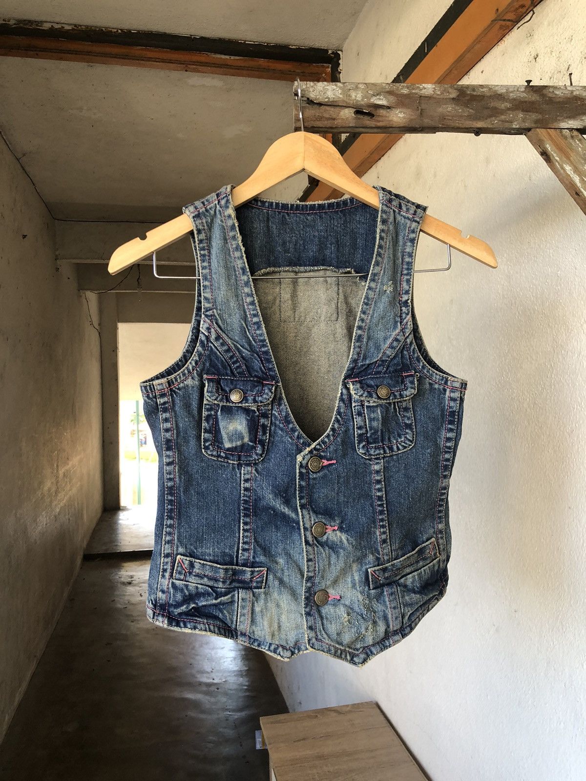 Hysteric Glamour Vintage Hysteric Glamour Distressed Denim Vest Jacket Size XXS / US 00 / IT 34 - 4 Thumbnail