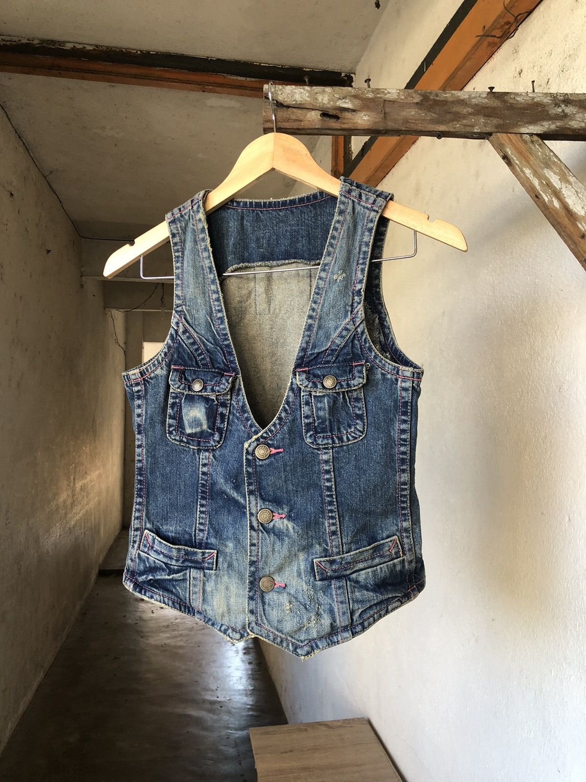 Hysteric Glamour Vintage Hysteric Glamour Distressed Denim Vest Jacket Size XXS / US 00 / IT 34 - 14 Thumbnail