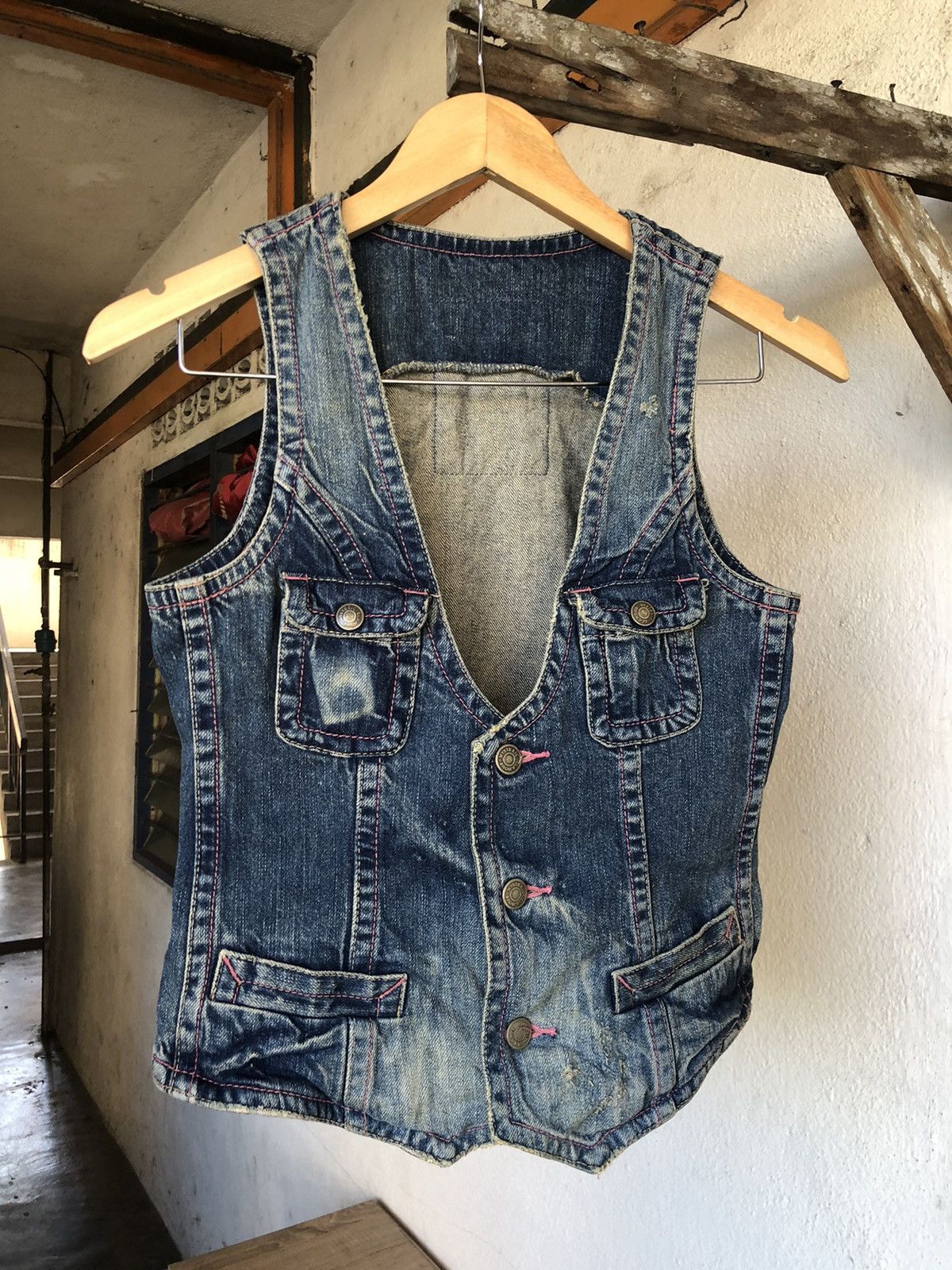 Hysteric Glamour Vintage Hysteric Glamour Distressed Denim Vest Jacket Size XXS / US 00 / IT 34 - 7 Thumbnail
