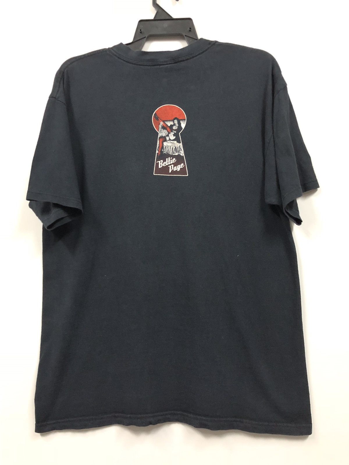 Vintage Vintage Movie Bettie page dark angel t shirt rare picture Size US L / EU 52-54 / 3 - 5 Thumbnail