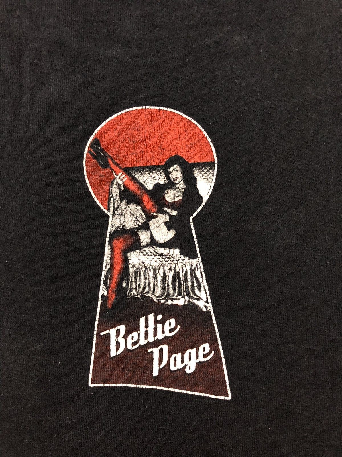 Vintage Vintage Movie Bettie page dark angel t shirt rare picture Size US L / EU 52-54 / 3 - 6 Thumbnail