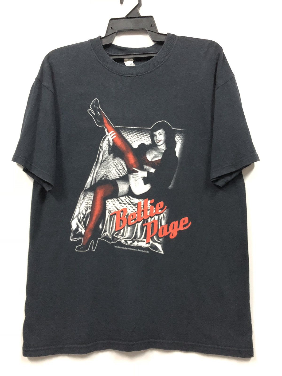 Vintage Vintage Movie Bettie page dark angel t shirt rare picture Size US L / EU 52-54 / 3 - 1 Thumbnail