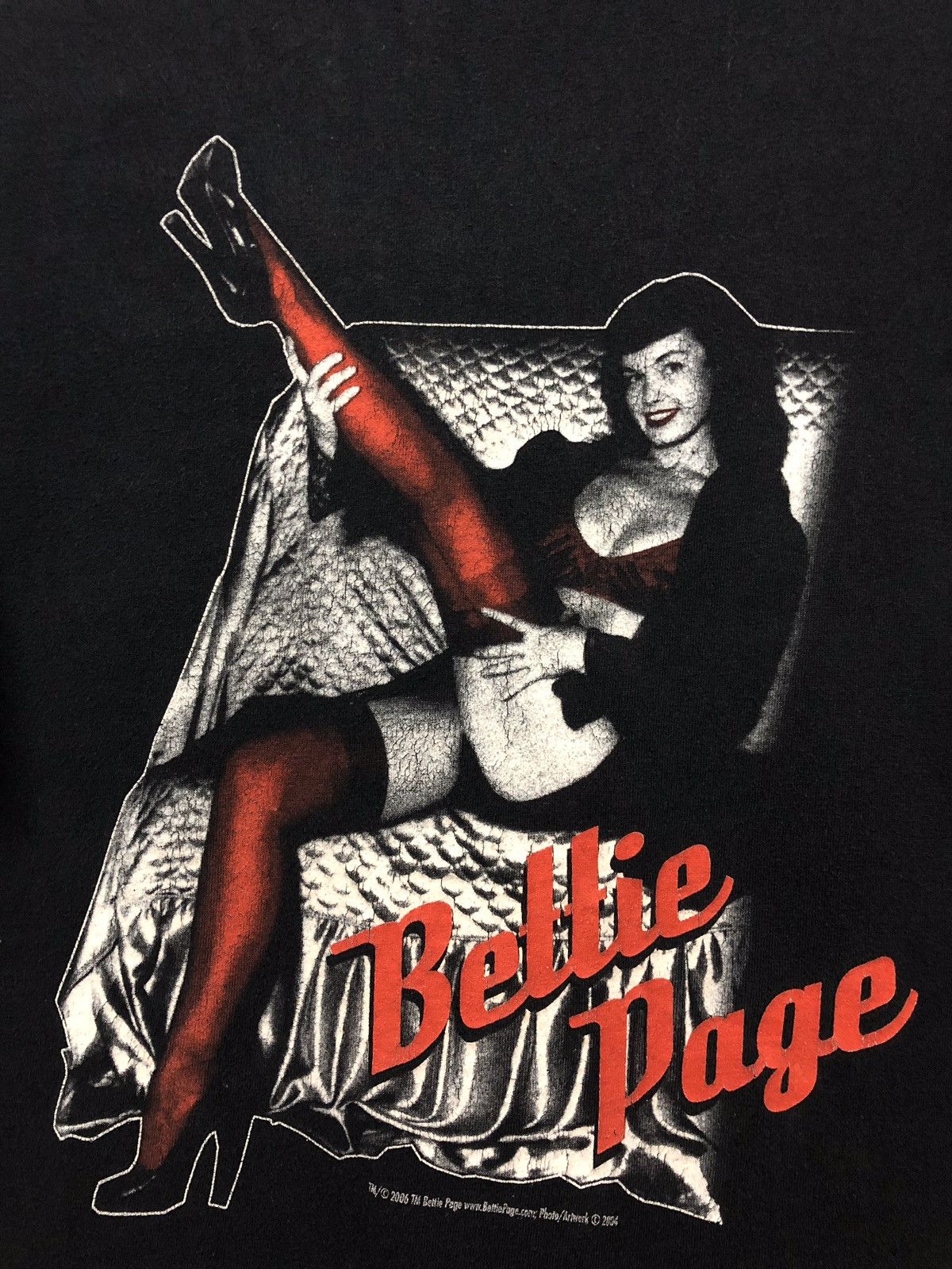 Vintage Vintage Movie Bettie page dark angel t shirt rare picture Size US L / EU 52-54 / 3 - 2 Thumbnail