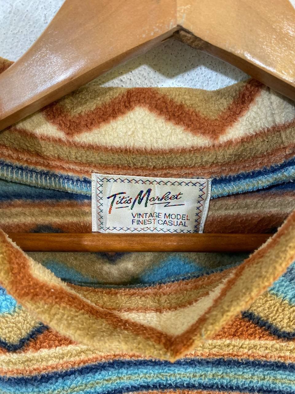 Japanese Brand Vintage Japanese Brand Fleece Sweater Nice Design Size US L / EU 52-54 / 3 - 6 Thumbnail