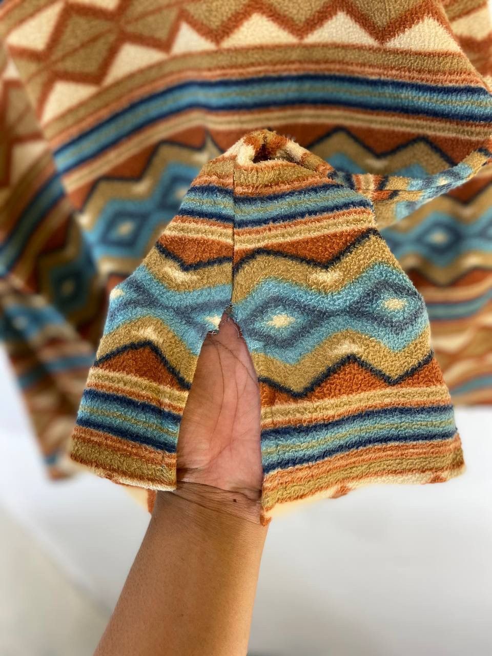Japanese Brand Vintage Japanese Brand Fleece Sweater Nice Design Size US L / EU 52-54 / 3 - 5 Thumbnail