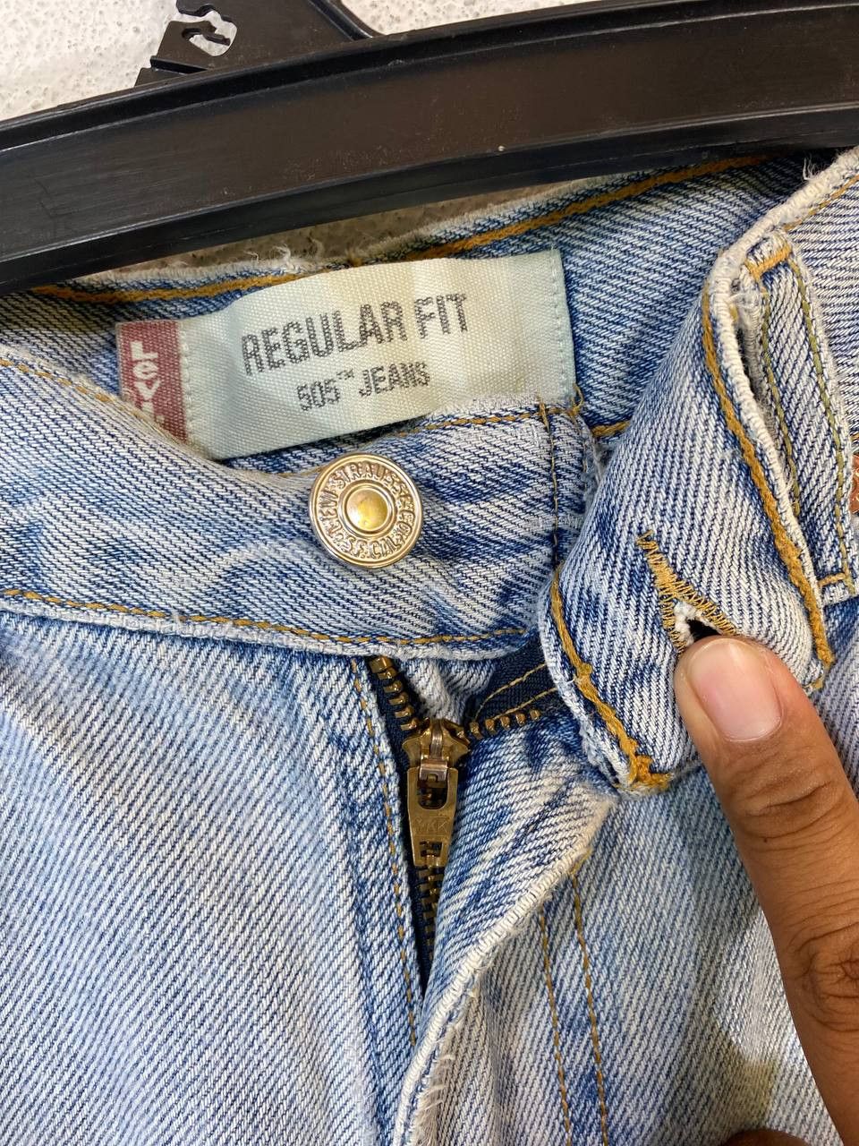 Levi's vintage levis 505 lightwash regular fit distressed denim Size US 32 / EU 48 - 12 Thumbnail