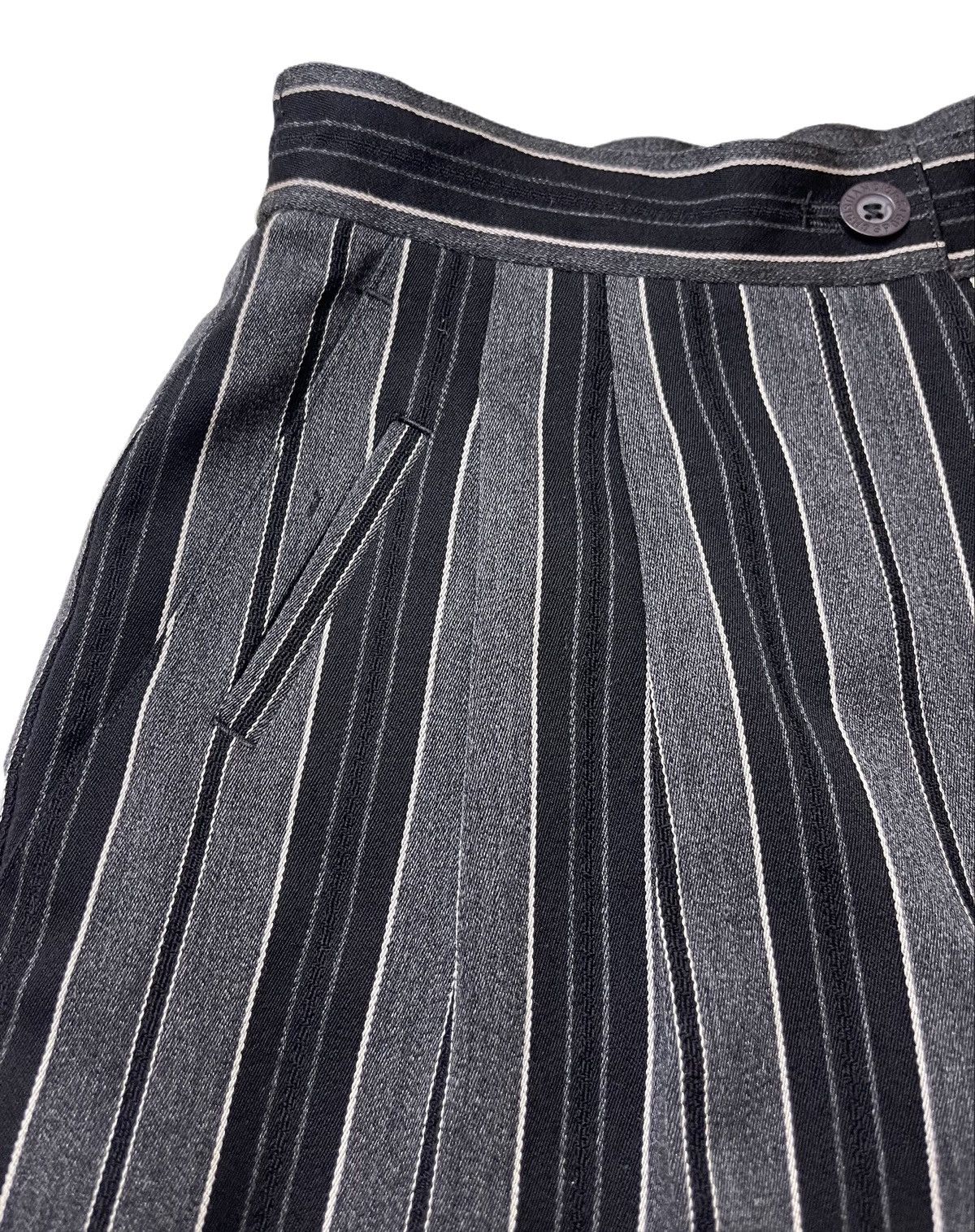 Christian Dior Monsieur Christian Dior High Waist Shortpants Size 26" / US 2 / IT 38 - 6 Thumbnail