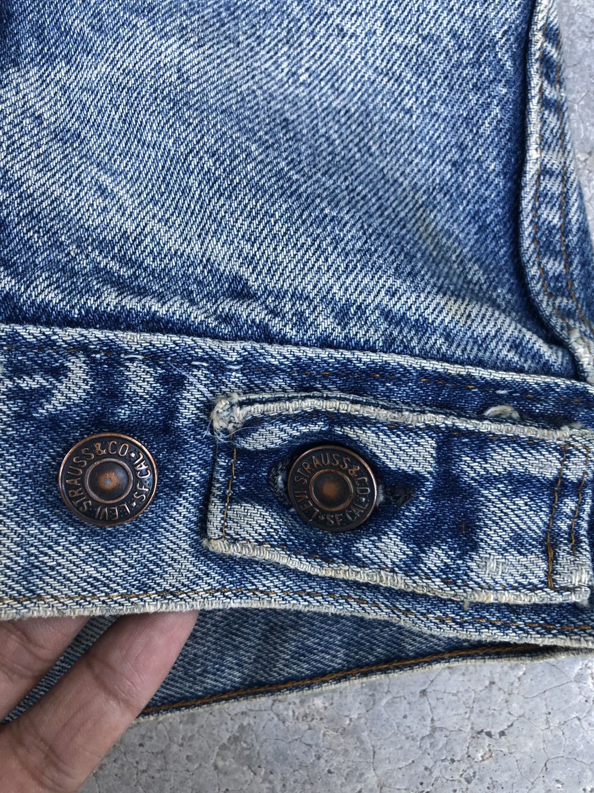 Levi's Vintage 70s Levi’s Big E Denim Jacket Distressed Size US L / EU 52-54 / 3 - 13 Thumbnail