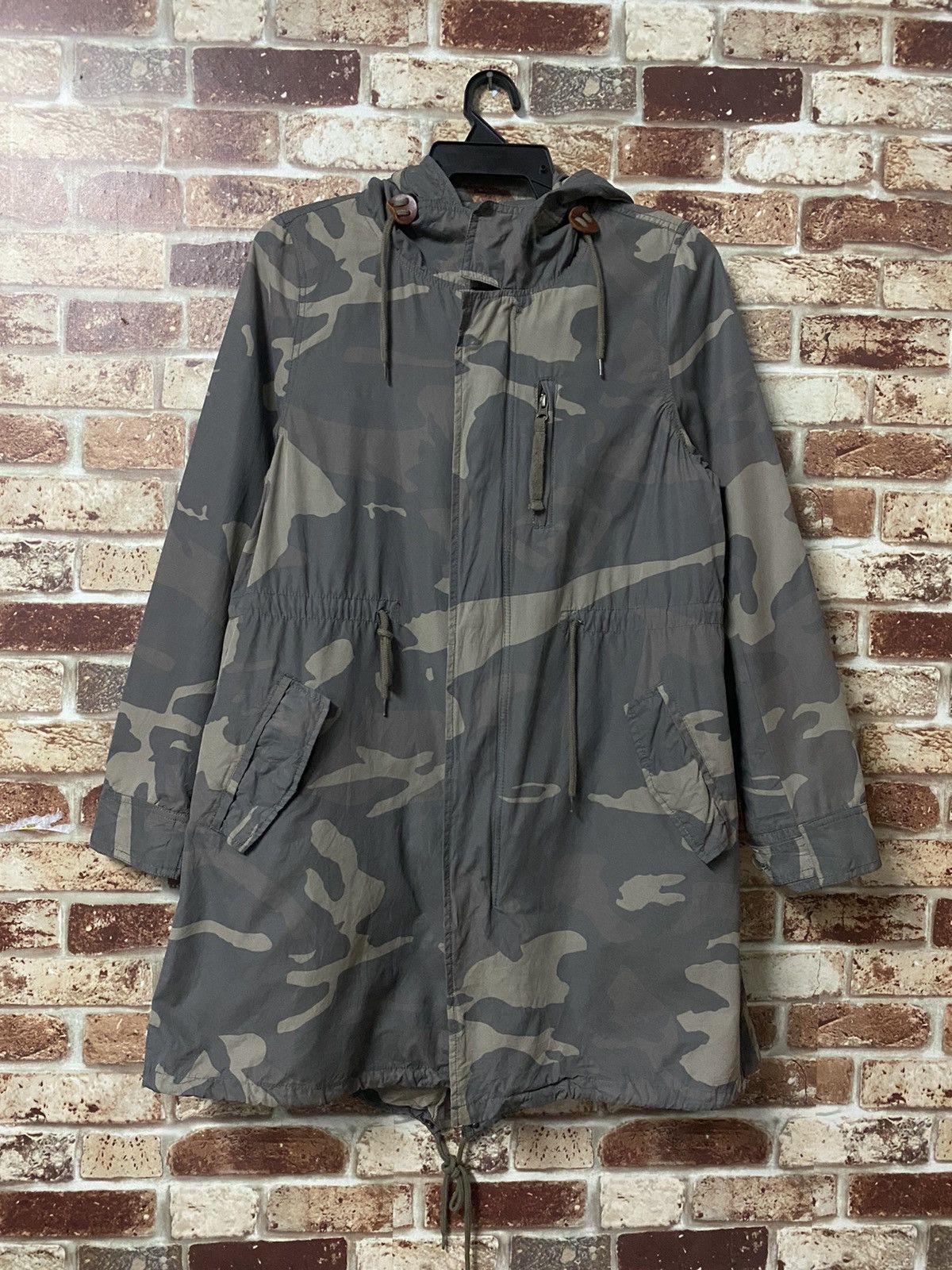 APPAREL MADE GENUINE FABRIC CAMO JACKET