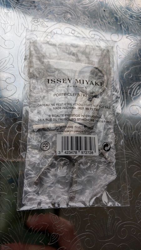 Issey Miyake × Issey Miyake Bao Bao × Pleats Please Issey Miyake [rare object!] Metallic Figurine Keychain + Keyring Jeweler Size ONE SIZE - 2 Thumbnail
