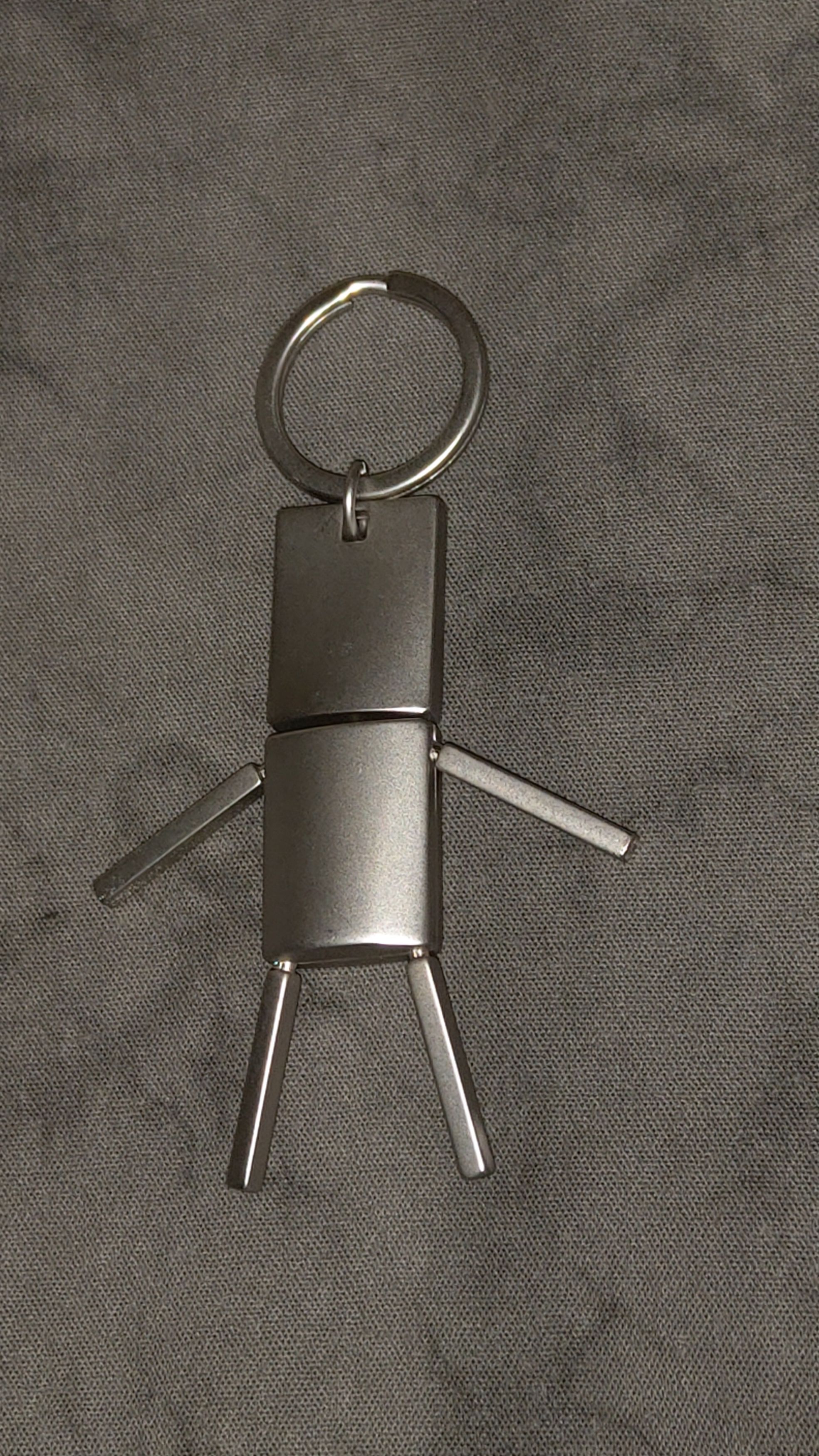 Issey Miyake × Issey Miyake Bao Bao × Pleats Please Issey Miyake [rare object!] Metallic Figurine Keychain + Keyring Jeweler Size ONE SIZE - 6 Thumbnail