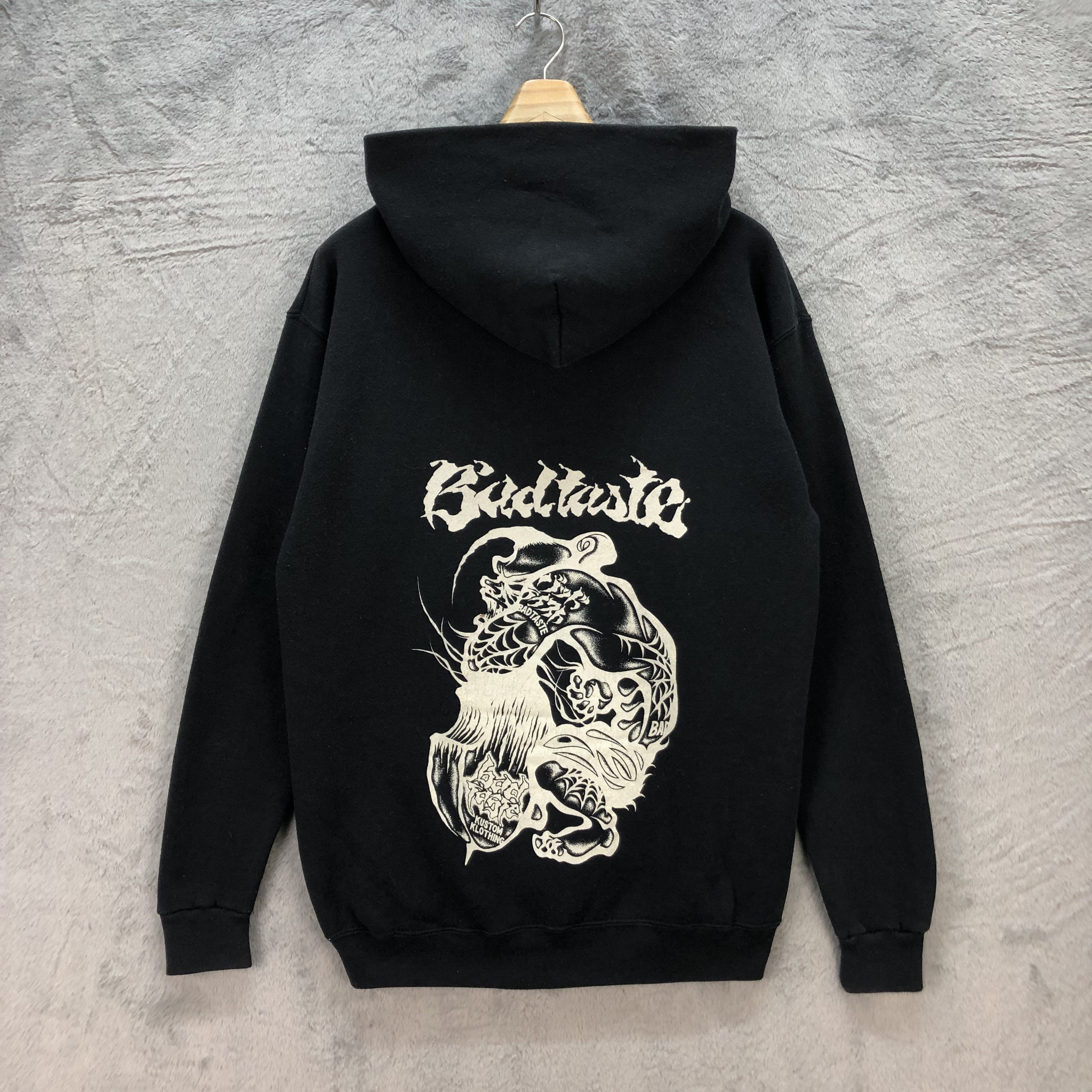 Japanese Brand BADTASTE BIG LOGO HOODIES #6710-80 Size US M / EU 48-50 / 2 - 1 Thumbnail