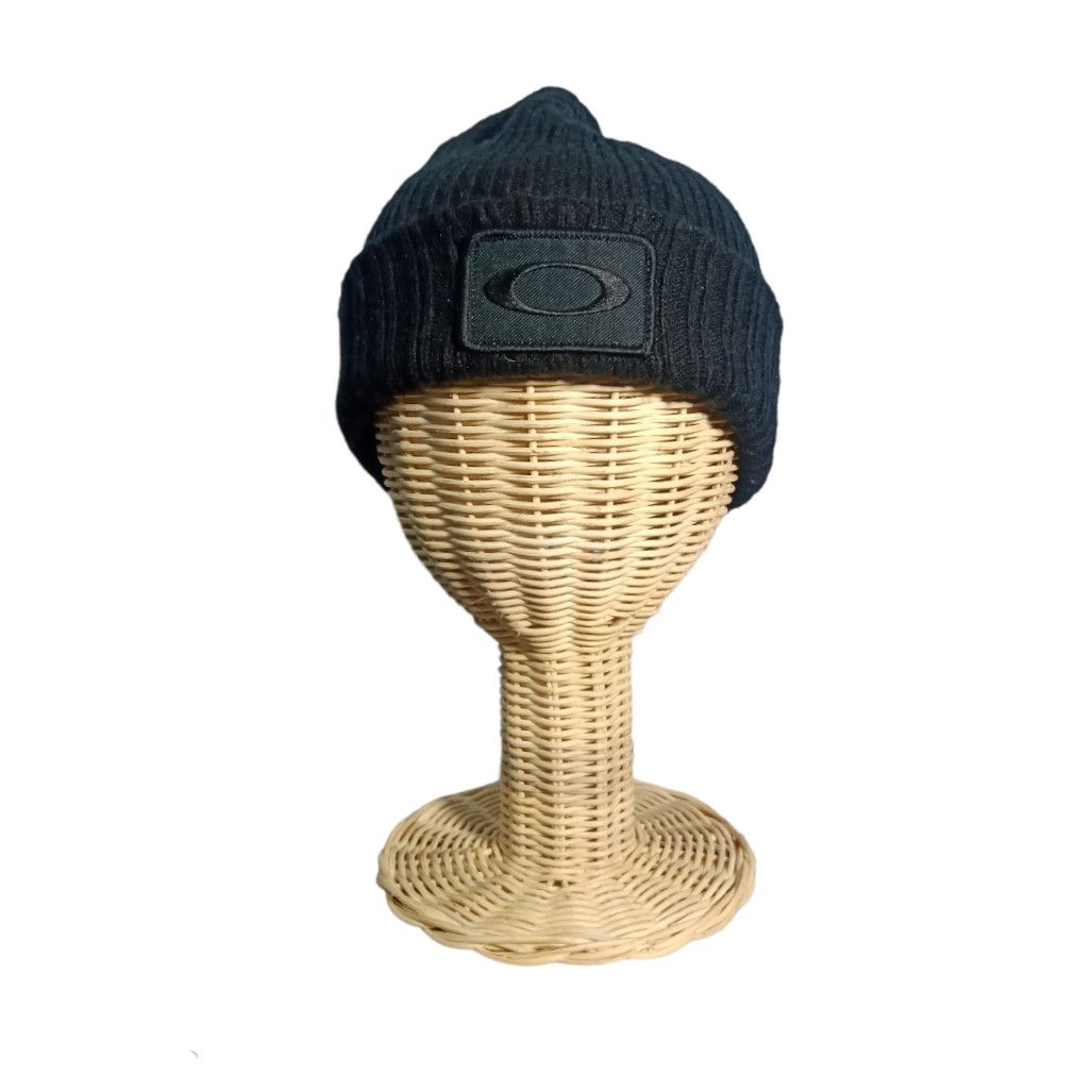 image of Send OfferOakley Logo Beanie Hat in Black, Men's