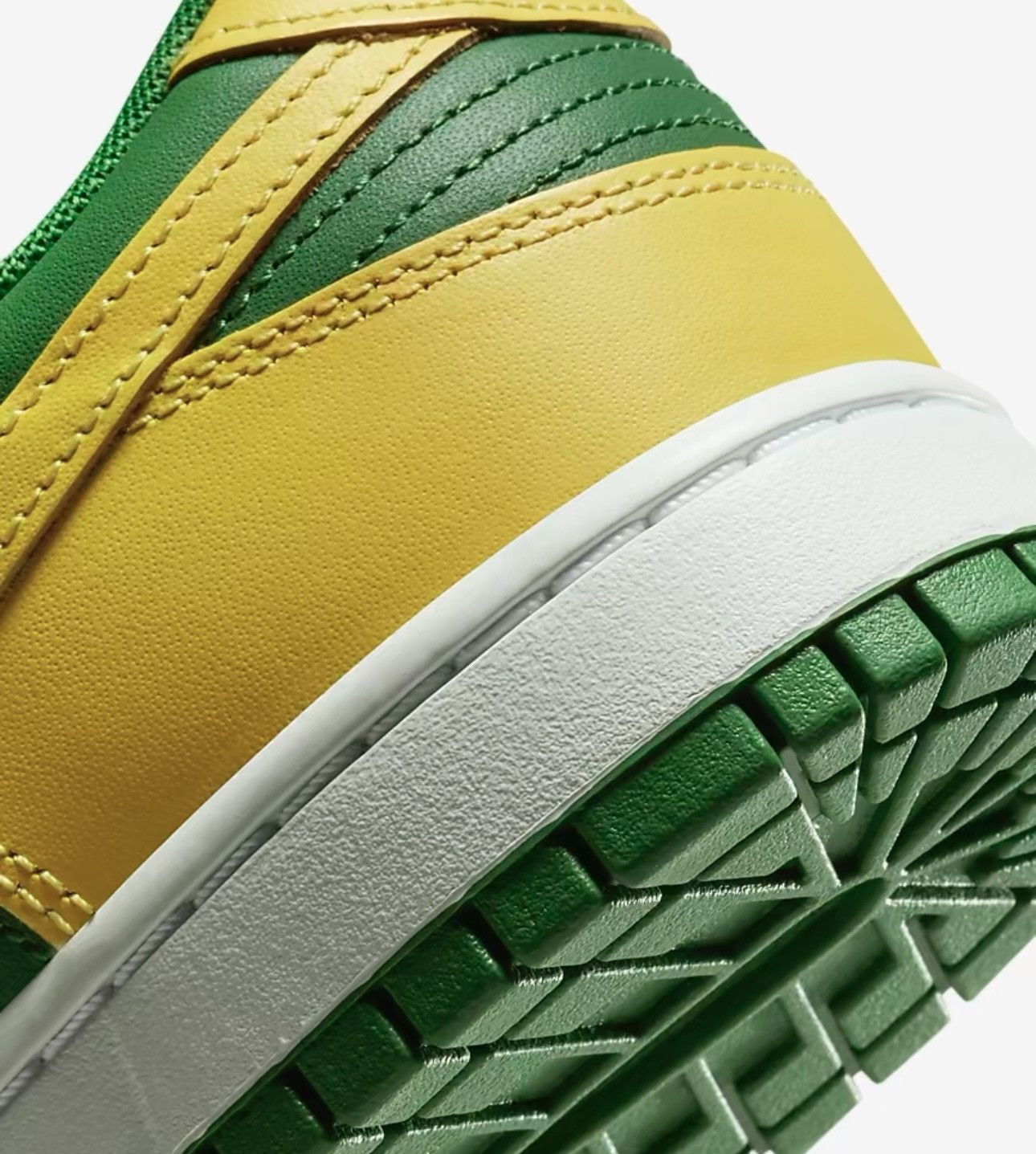 Nike Nike Dunk Low Reverse Brazil Size US 11.5 / EU 44-45 - 11 Thumbnail