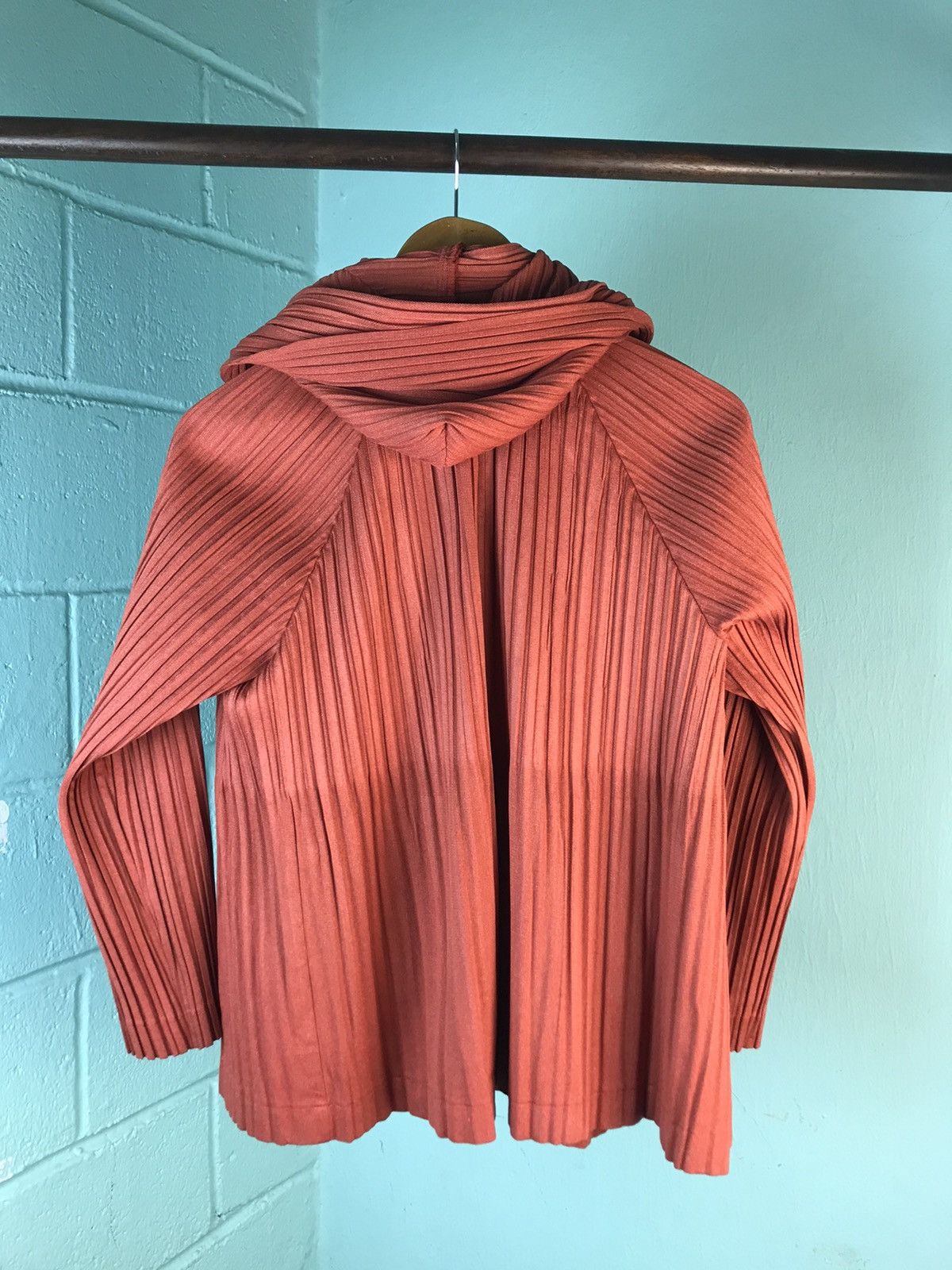 Homme Plisse Issey Miyake × Pleats Please Issey Miyake Grail!! Pleats Please Cropped Button Hoodie Size US L / EU 52-54 / 3 - 9 Thumbnail