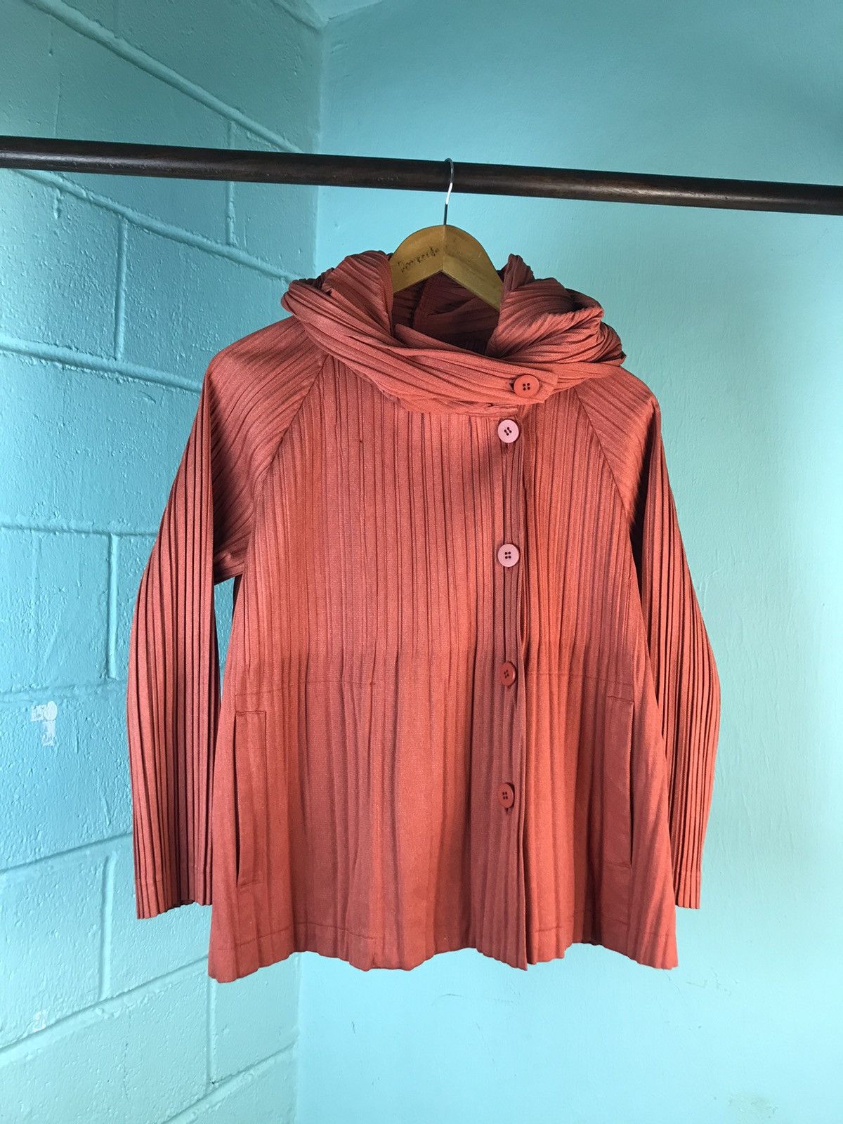 Homme Plisse Issey Miyake × Pleats Please Issey Miyake Grail!! Pleats Please Cropped Button Hoodie Size US L / EU 52-54 / 3 - 7 Thumbnail