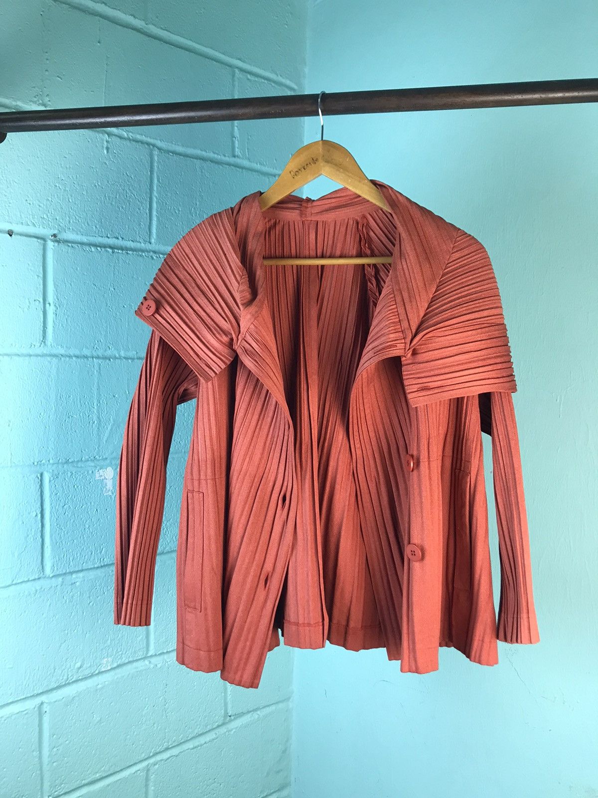 Homme Plisse Issey Miyake × Pleats Please Issey Miyake Grail!! Pleats Please Cropped Button Hoodie Size US L / EU 52-54 / 3 - 4 Thumbnail