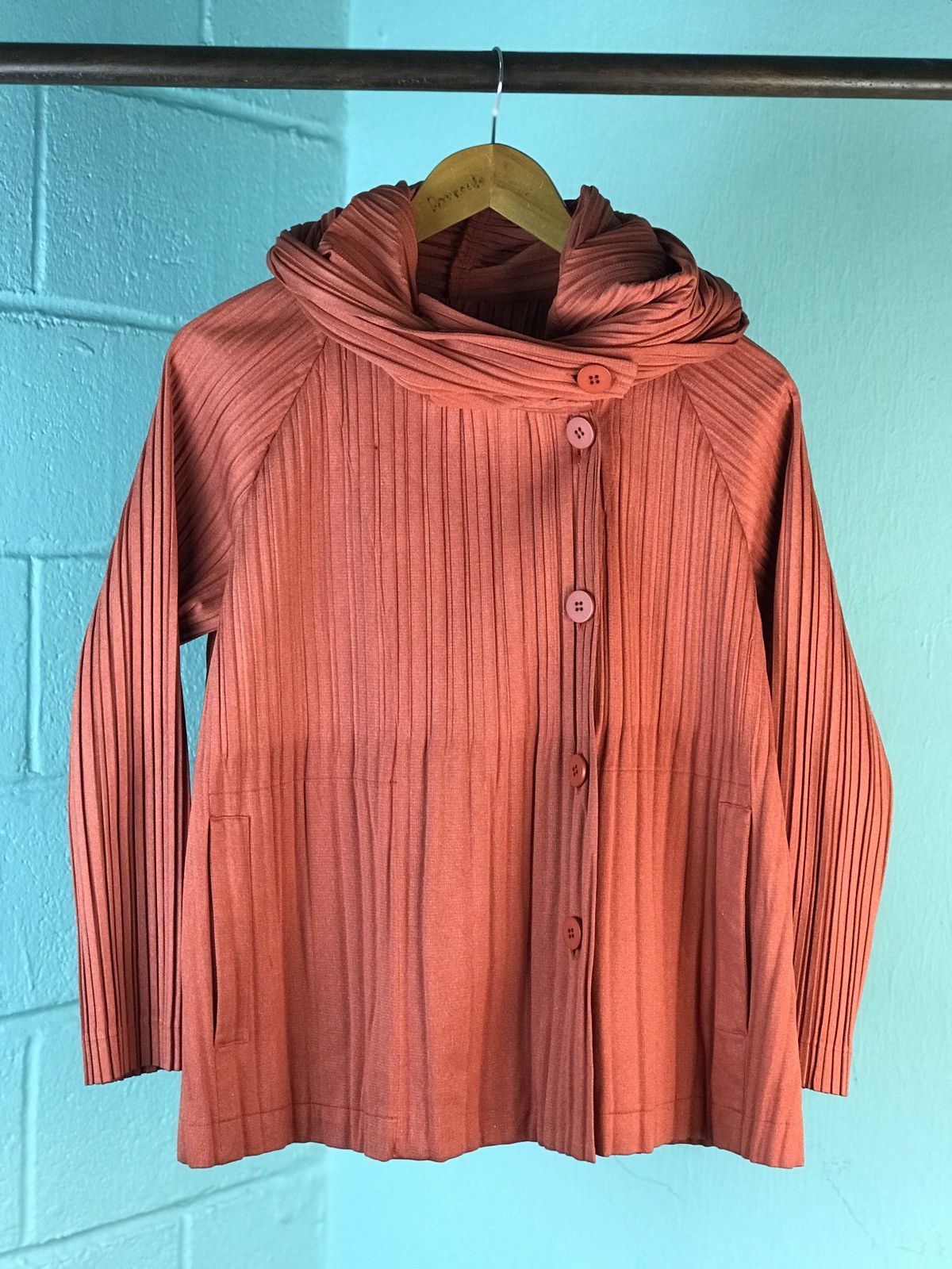 Homme Plisse Issey Miyake × Pleats Please Issey Miyake Grail!! Pleats Please Cropped Button Hoodie Size US L / EU 52-54 / 3 - 6 Thumbnail