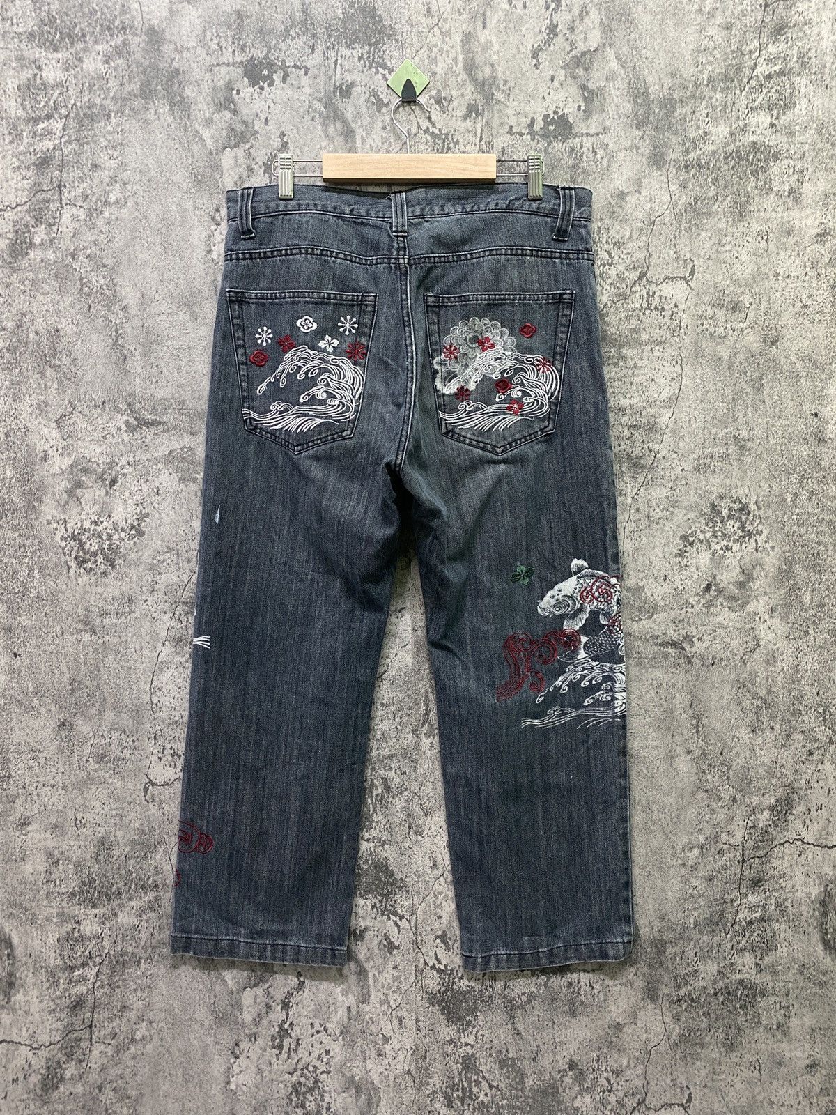 Designer × Japanese Brand Japan VOMANIE Embroidered And Printed Sukajan Fish Koi Jeans Size US 32 / EU 48 - 2 Thumbnail