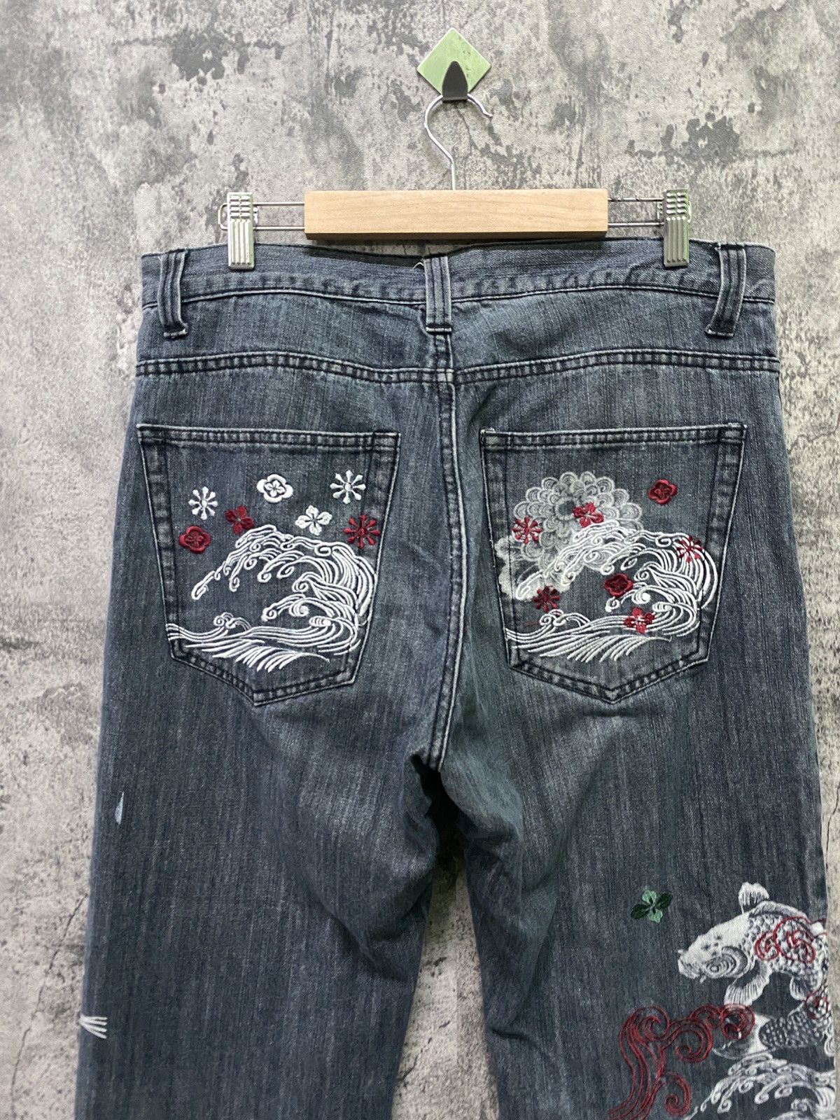 Designer × Japanese Brand Japan VOMANIE Embroidered And Printed Sukajan Fish Koi Jeans Size US 32 / EU 48 - 10 Thumbnail