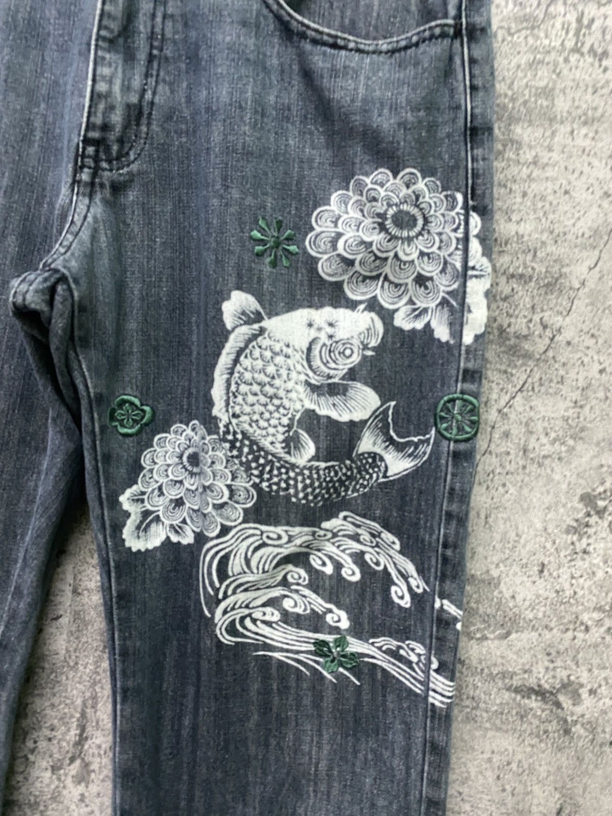 Designer × Japanese Brand Japan VOMANIE Embroidered And Printed Sukajan Fish Koi Jeans Size US 32 / EU 48 - 6 Thumbnail