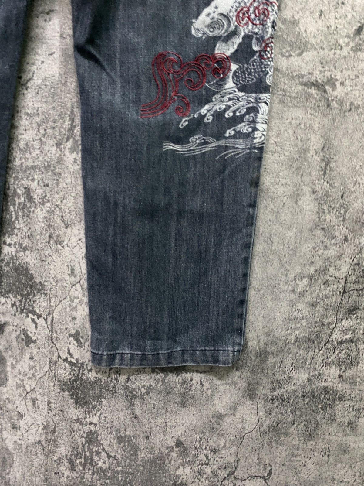 Designer × Japanese Brand Japan VOMANIE Embroidered And Printed Sukajan Fish Koi Jeans Size US 32 / EU 48 - 14 Thumbnail