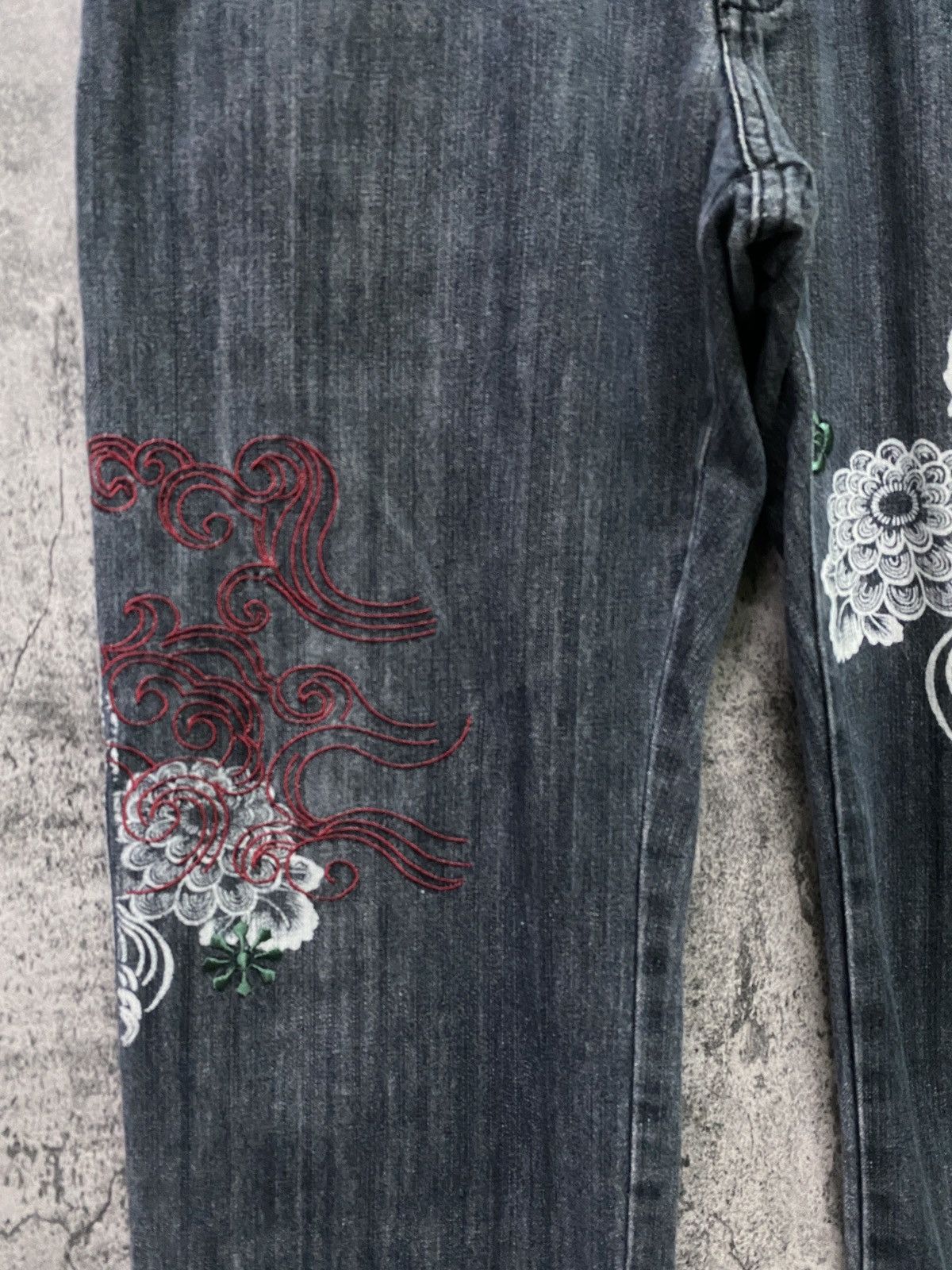 Designer × Japanese Brand Japan VOMANIE Embroidered And Printed Sukajan Fish Koi Jeans Size US 32 / EU 48 - 8 Thumbnail