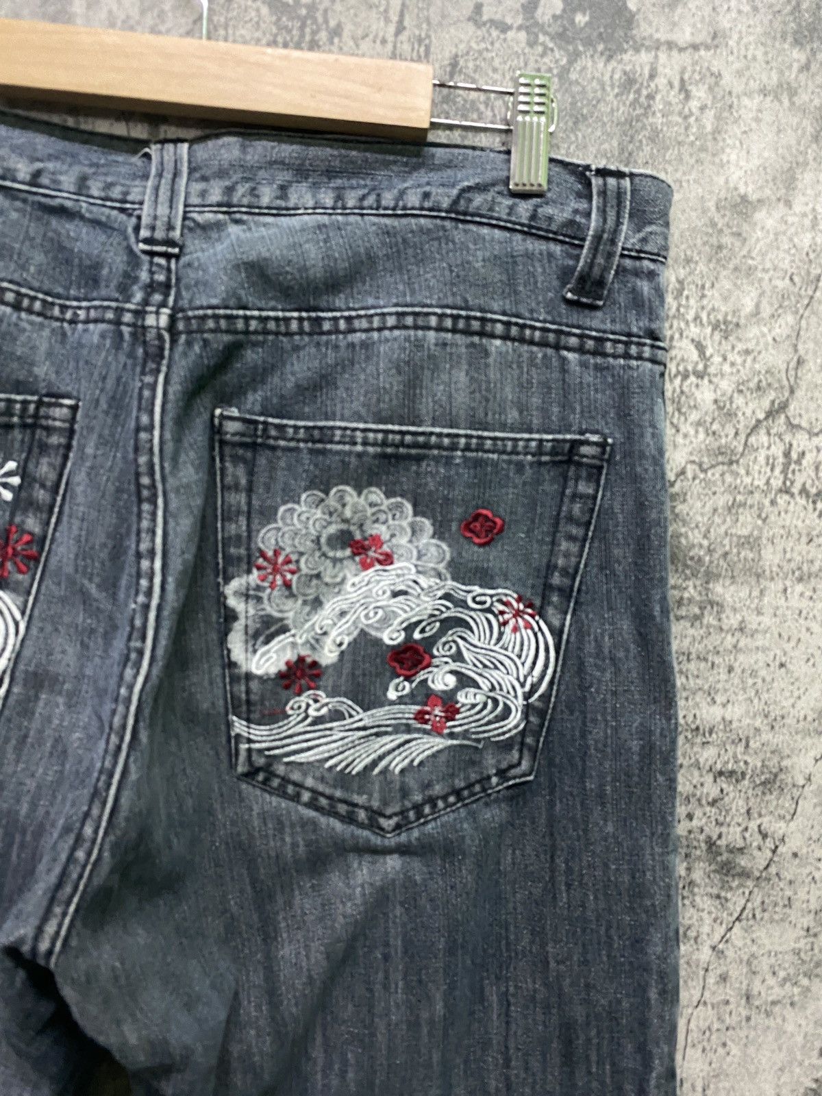 Designer × Japanese Brand Japan VOMANIE Embroidered And Printed Sukajan Fish Koi Jeans Size US 32 / EU 48 - 12 Thumbnail
