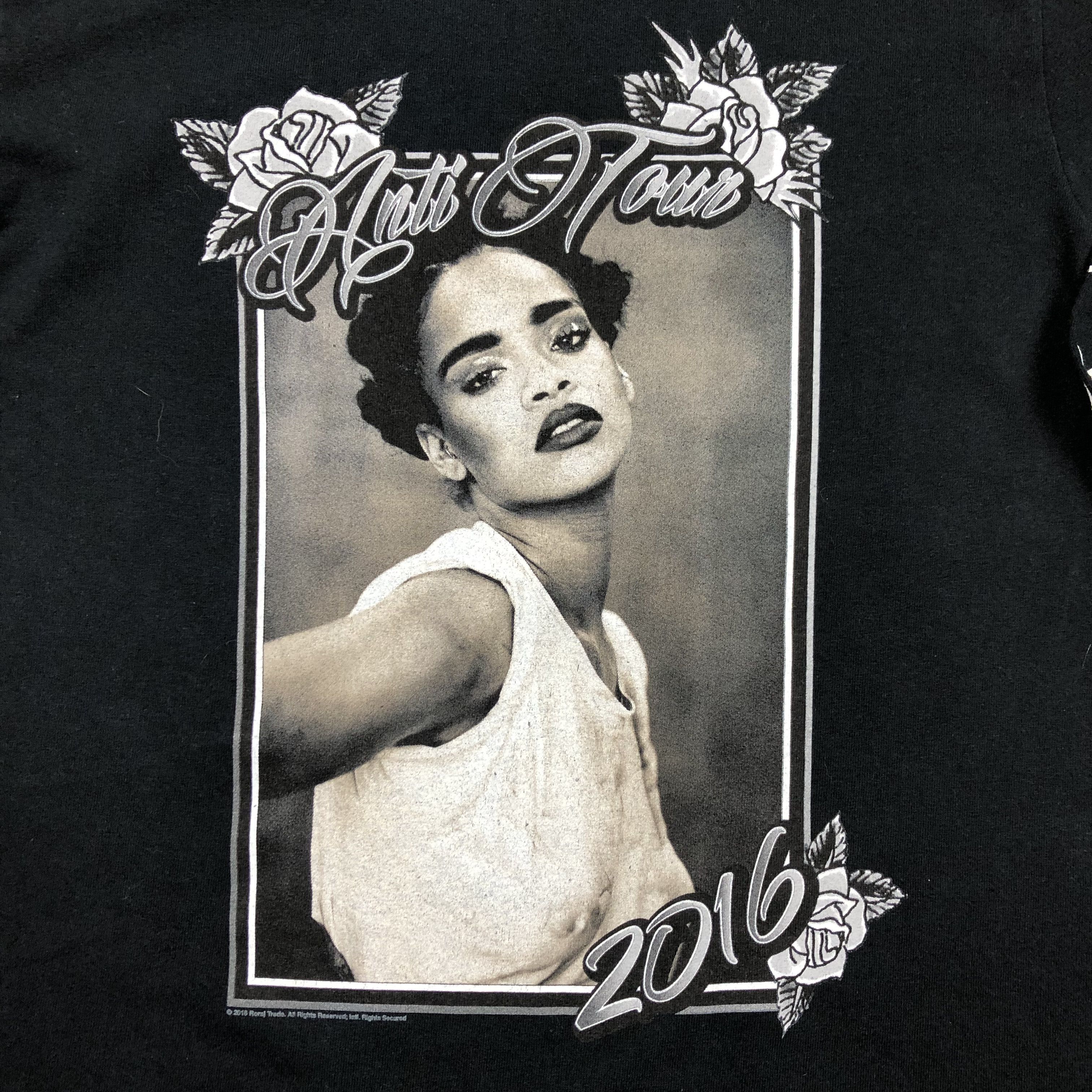 Band Tees × Rihanna Rihanna ANTI World Tour Tee 2016 Long Sleeve Rare Shirt Size S / US 4 / IT 40 - 4 Thumbnail