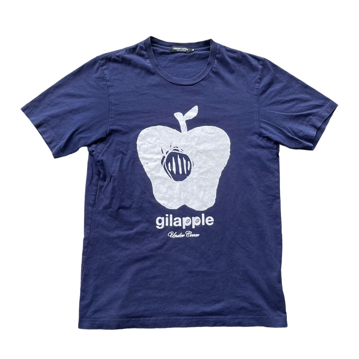 Jun Takahashi × Undercover 💥 UNDERCOVER GILAPPLE JAPAN NAVY TSHIRT Size US M / EU 48-50 / 2 - 2 Thumbnail
