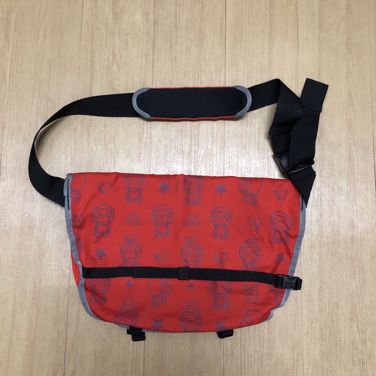 Bape F/W 2011 Bape Baby Milo X Coleman Messenger Bag Size ONE SIZE - 2 Thumbnail