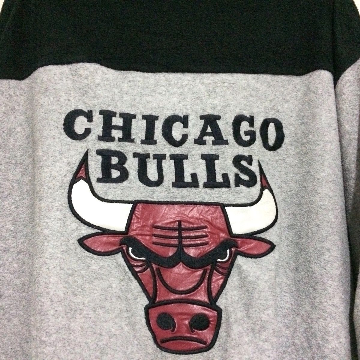 NBA Vintage Chicago Bulls Eastern Fleece Zipper Jacket Size US M / EU 48-50 / 2 - 2 Thumbnail