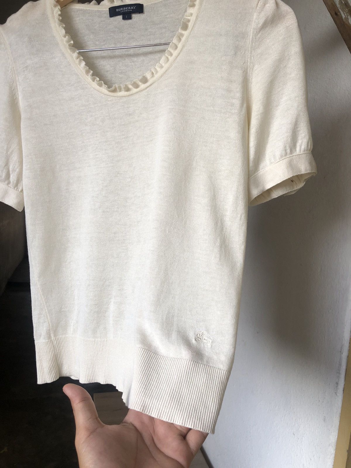 Burberry Vintage Burberry London Small Logo Crop Top Size S / US 4 / IT 40 - 6 Thumbnail
