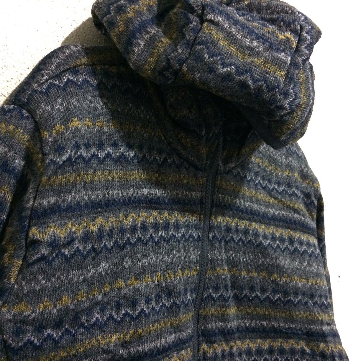 Aztech Mountain × Uniqlo Rare Uniqlo Navajo Multicolor Puffer Hoodie Japanese Size US L / EU 52-54 / 3 - 2 Thumbnail