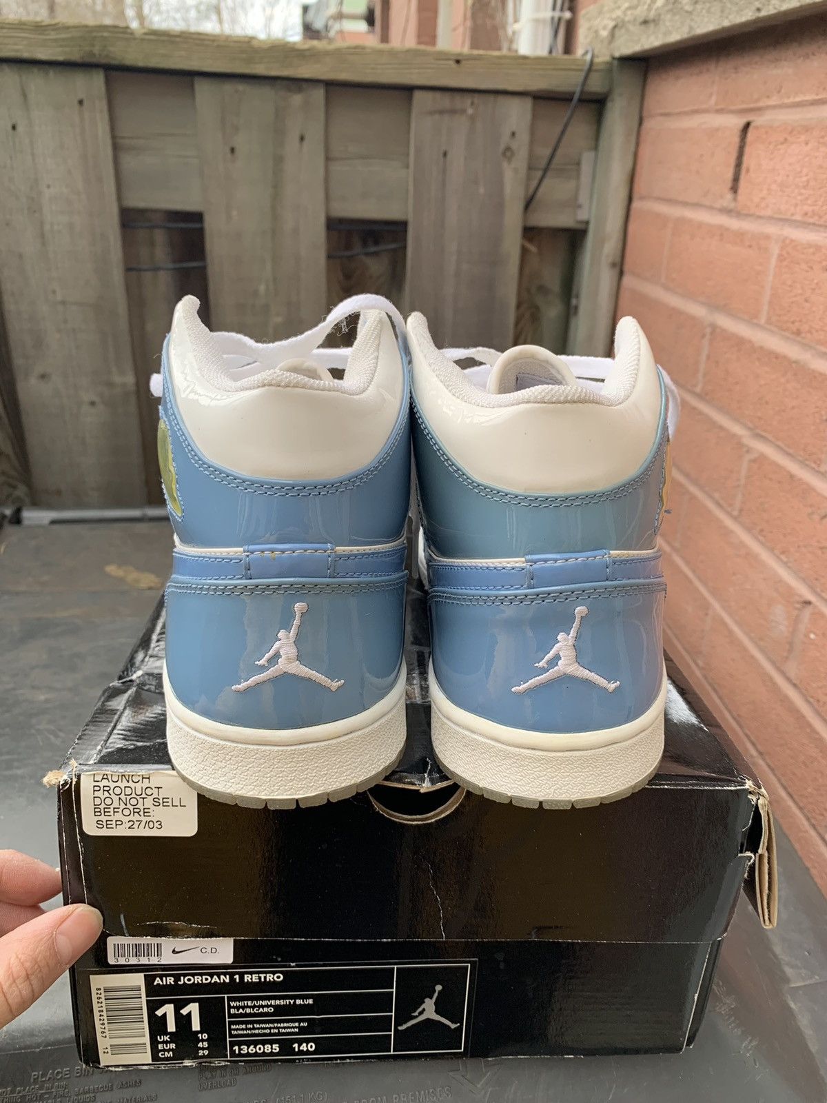 Jordan Brand × Nike Air Jordan 1 Retro UNC Patent Size US 11 / EU 44 - 3 Thumbnail